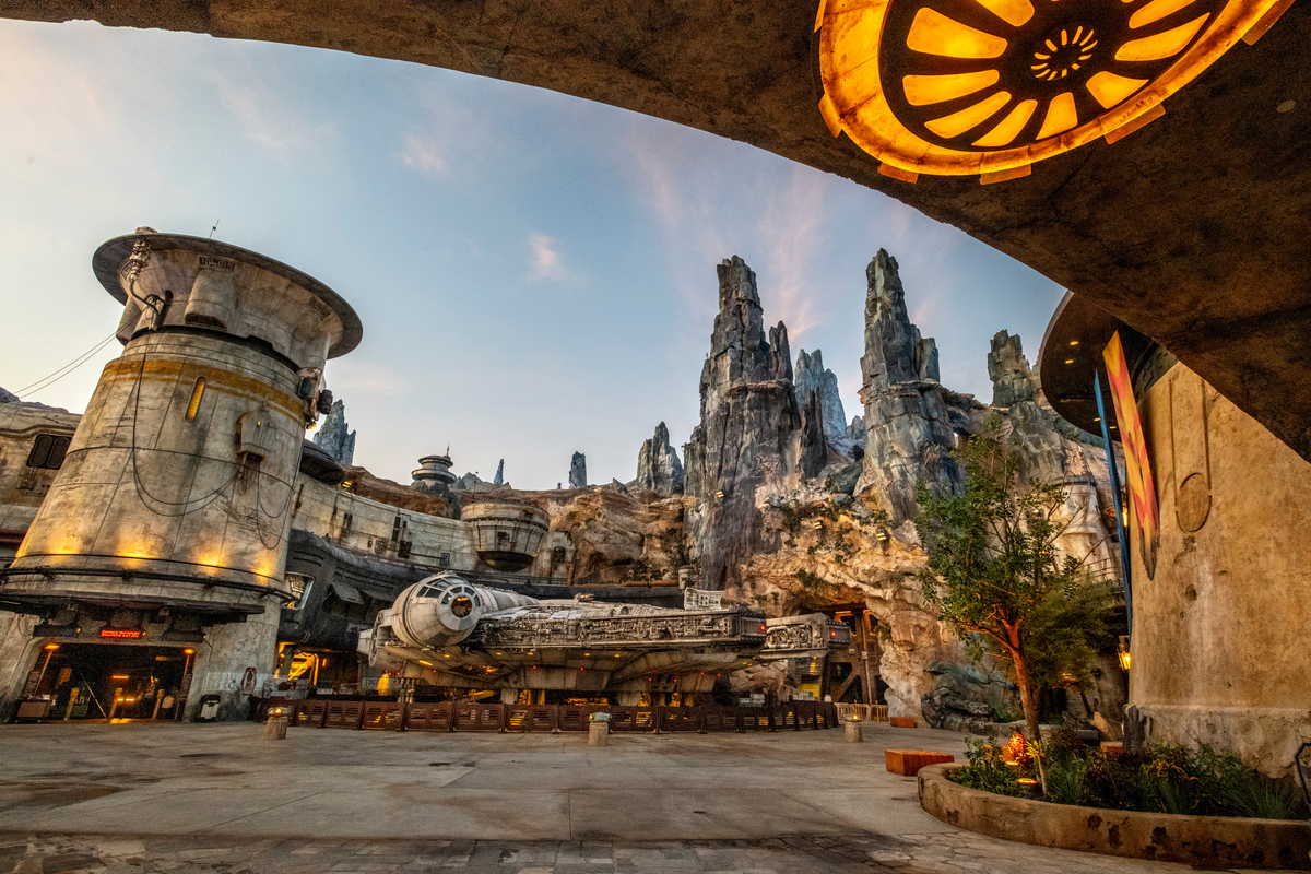 Star Wars: Galaxy's Edge at Disney's Hollywood Studios at night